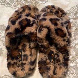 Slippers size 7